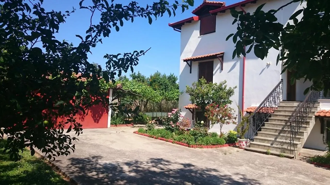 Spacious Villa Near Thessaloniki Agia Trias 0*,
