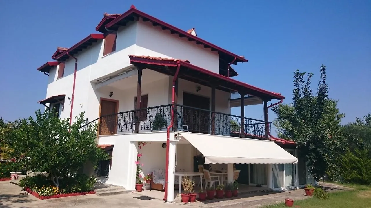 Spacious Villa Near Thessaloniki Agia Triada